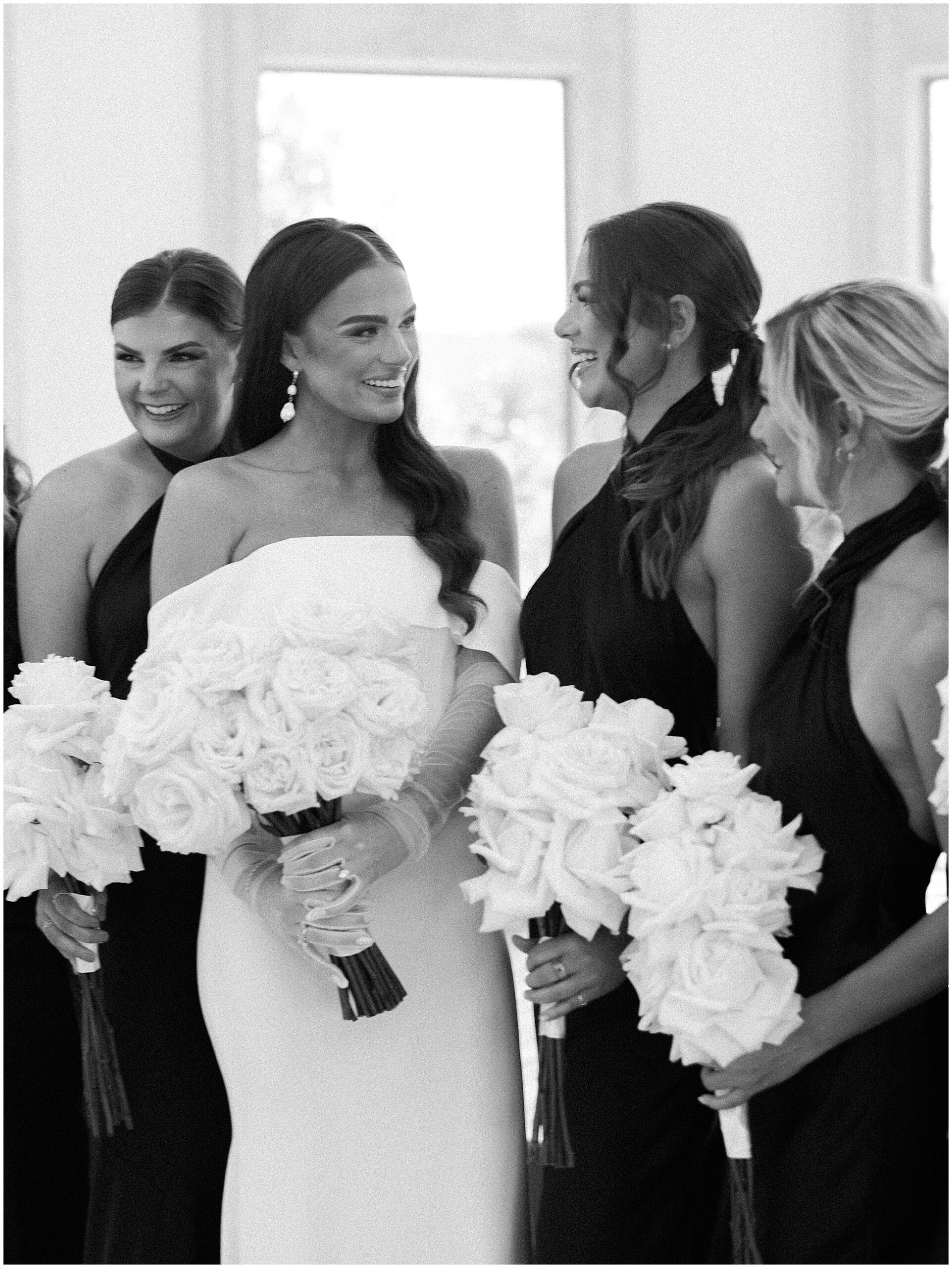 bride and bridesmaids at knotting hill 