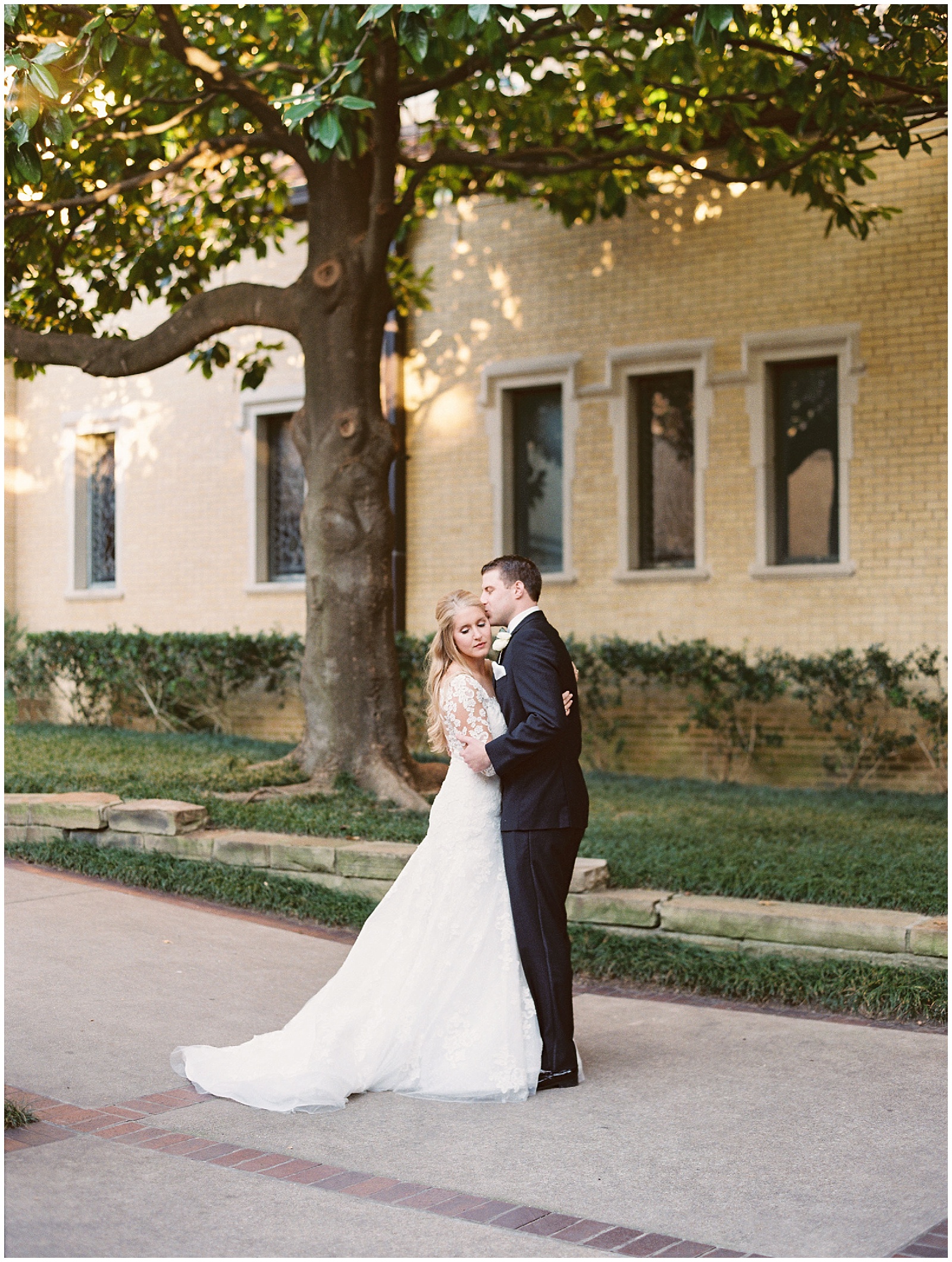 Dallas Wedding Photographer Dallas Arboretum Wedding